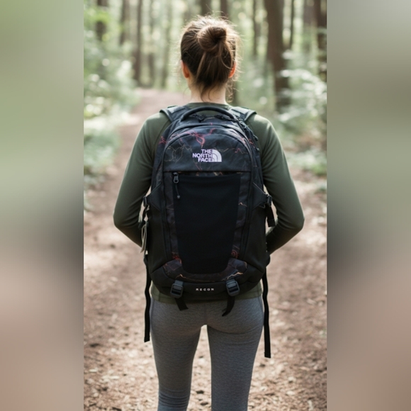 NEW! The North Face Recon fullsize backpack NWT - Picture 2 of 14